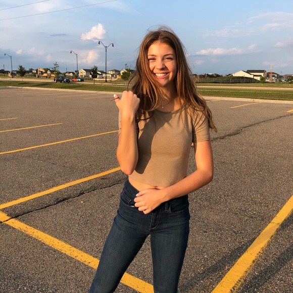 Meet your Posher, Constance - Picture 1 of 1